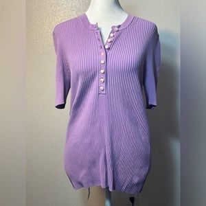 michael kors collection
ELBOW SLEEVE PULLOVER  size mwith cute button closure